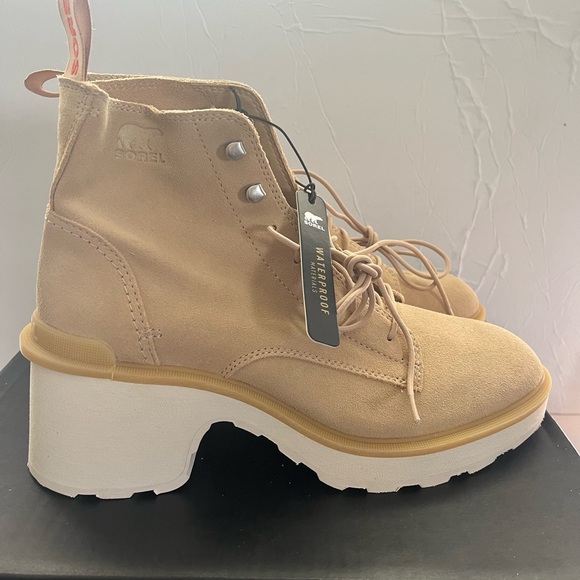 Sorel Women’s Hi-Line Waterproof Lace- Up Boots Size: 10 *Flawed* - Picture 2 of 13